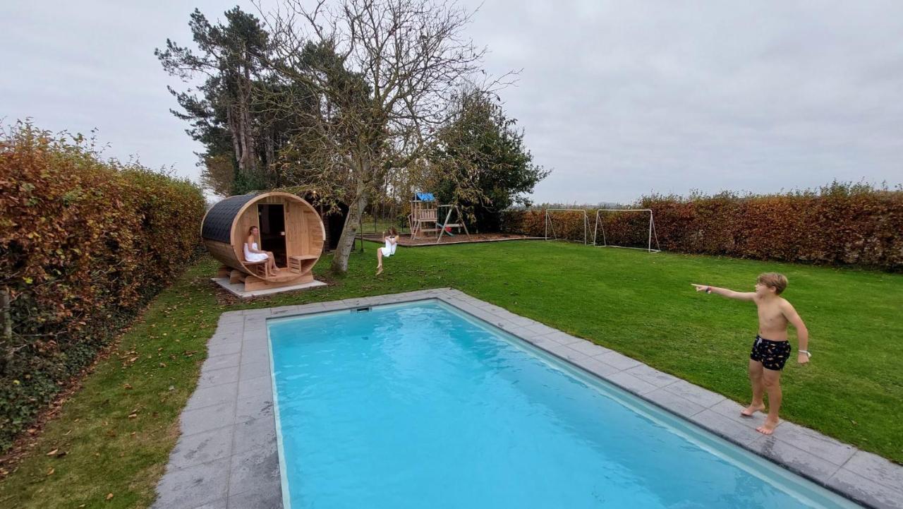 Vakantiewoning Met Permanent Verwarmd Zwembad En Sauna Koekelare Ngoại thất bức ảnh